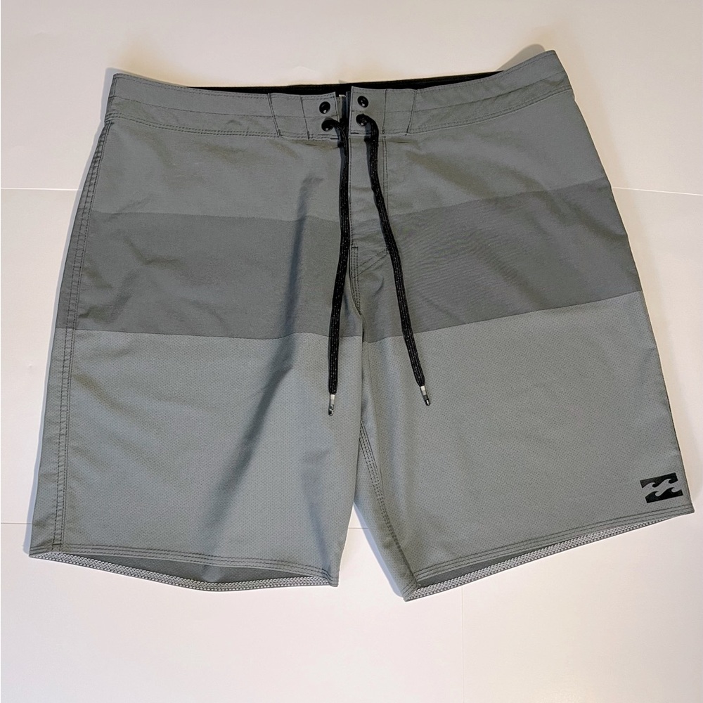 Billabong Men's Two-Tone Gray Board Shorts